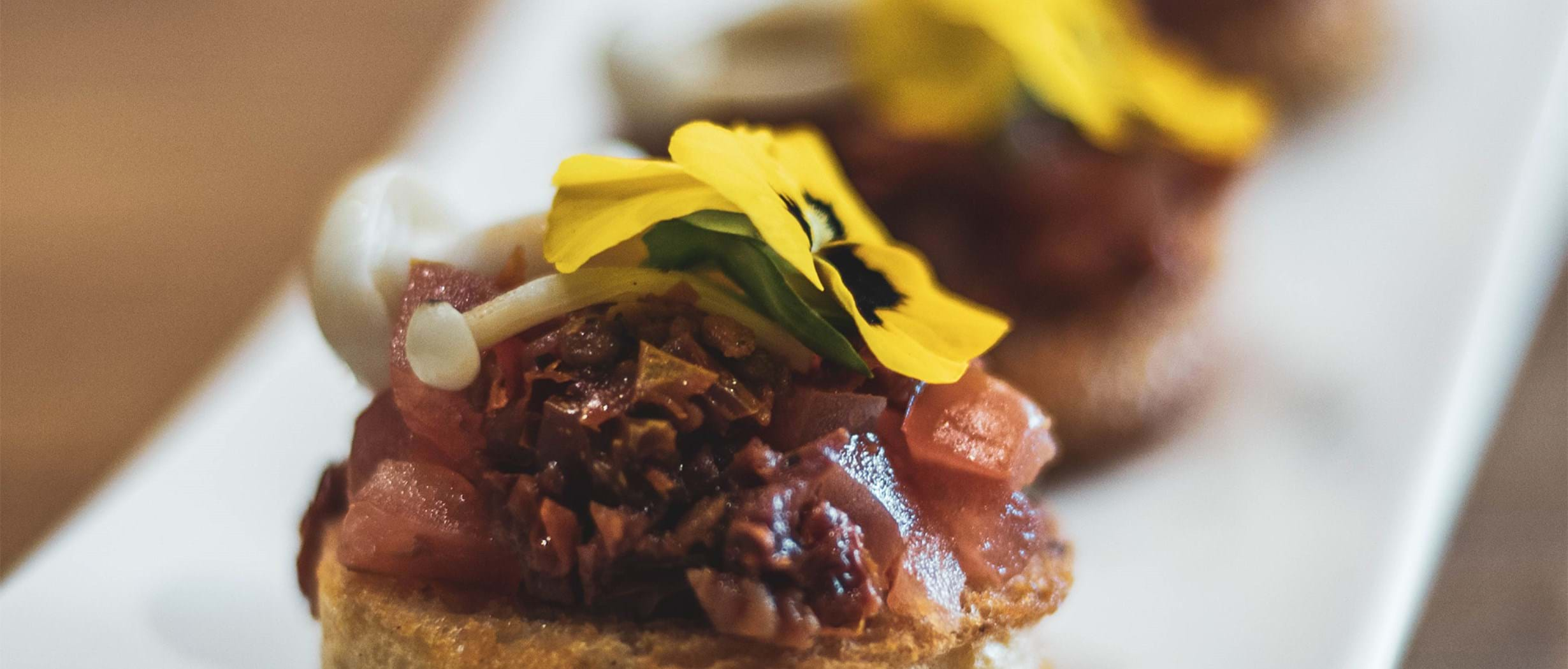 Bruscetta with shimeji beech mushrooms